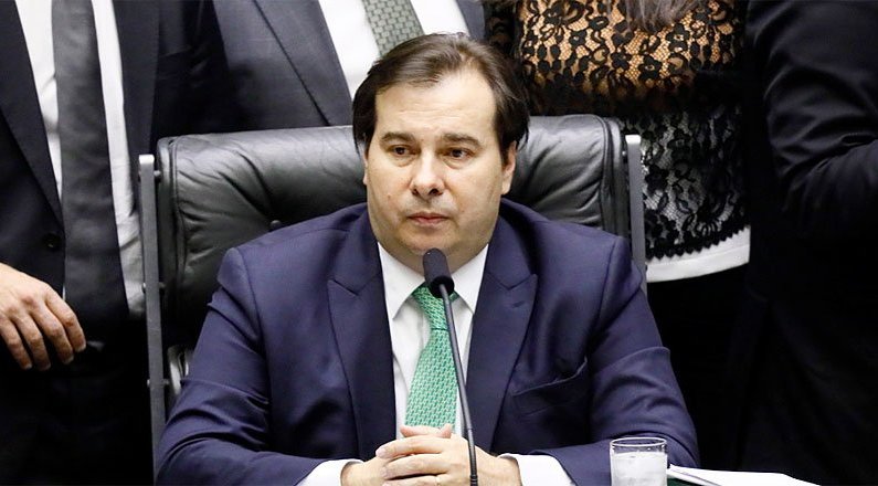 Rodrigo Maia, torcedor do Botafogo e presidente da Câmara dos Deputados, discute clube-empresa no Brasil