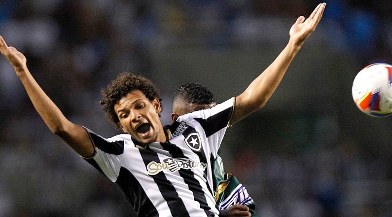 Willian Arão em Botafogo x Luverdense | Série B do Campeonato Brasileiro 2015