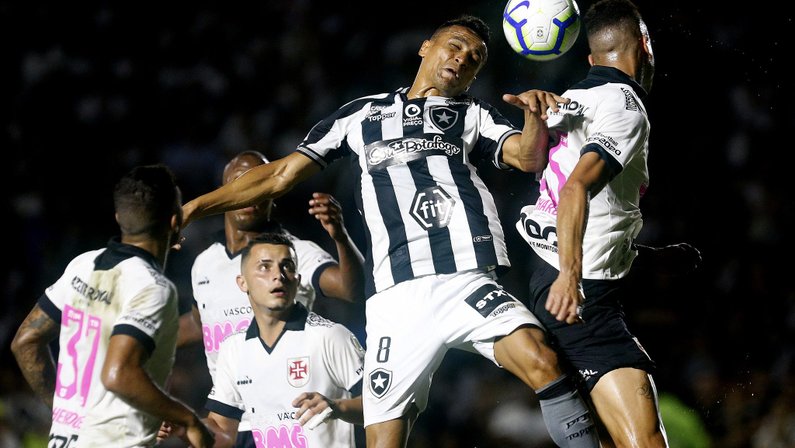 Botafogo tem segunda pior campanha do returno e 8% de risco de queda