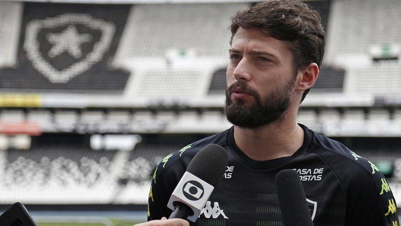 João Paulo quer pôr repertório ofensivo de Valentim em prática no Botafogo