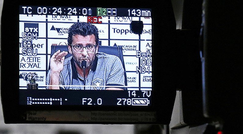 Entrevista coletiva de apresentação do técnico Alberto Valentim no Botafogo