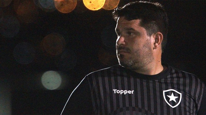 Diretoria do Botafogo garante permanência de Eduardo Barroca após derrota para o Fortaleza
