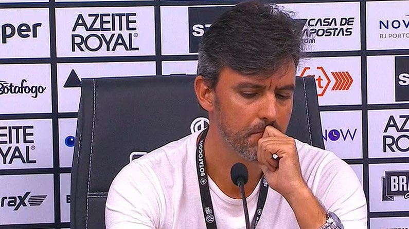 Gustavo Noronha, VP de futebol do Botafogo, na coletiva sobre a demissão do técnico Eduardo Barroca