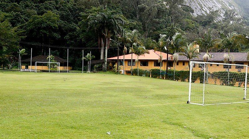 Campo do novo CT do Botafogo (Espaço Lonier) no Bairro Camorim, perto de Vargem Pequena