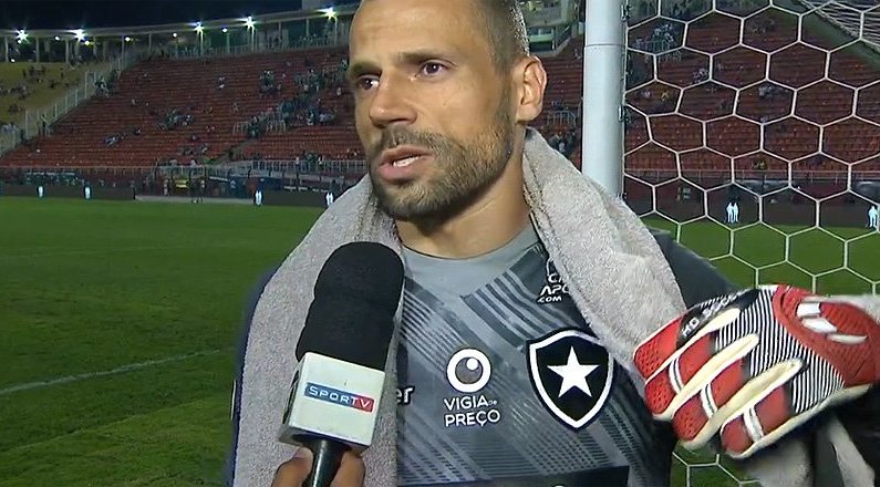 Diego Cavalieri exalta luta do Botafogo contra o Palmeiras e comenta troca  de técnicos: 'Futebol hoje está muito louco' - FogãoNET