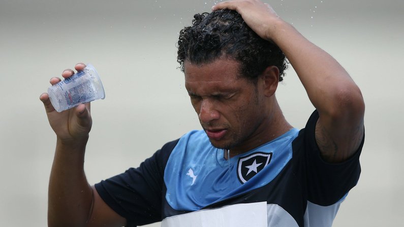 Willian Arão entra com embargo para atrasar pagamento de R$ 4 milhões ao Botafogo