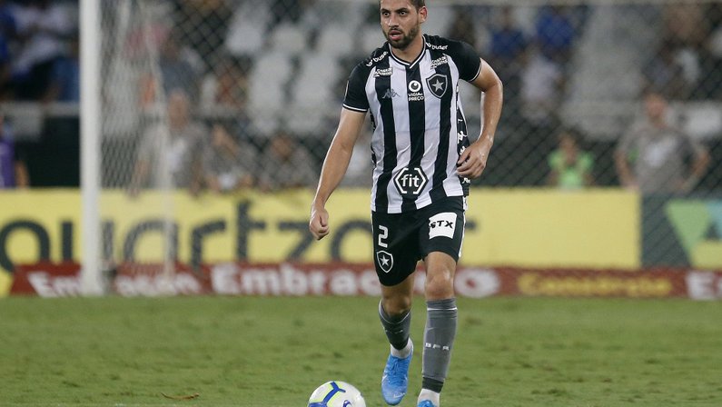 Gabriel comemora semana livre para ajustes de Valentim no Botafogo