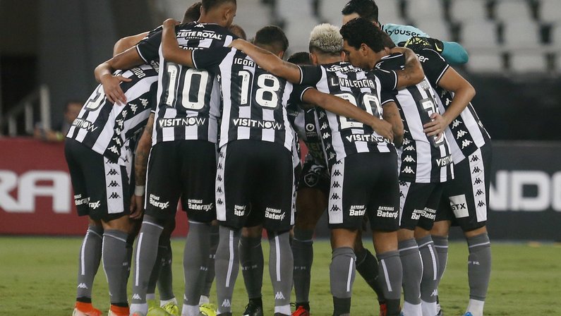 Botafogo paga parte de salários atrasados e trabalha para quitar dívida com atletas