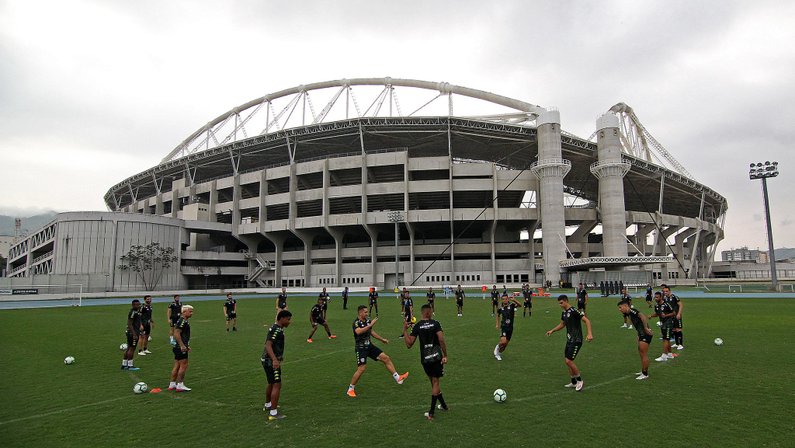 Diretoria do Botafogo planeja quitar salários com o elenco até a próxima semana