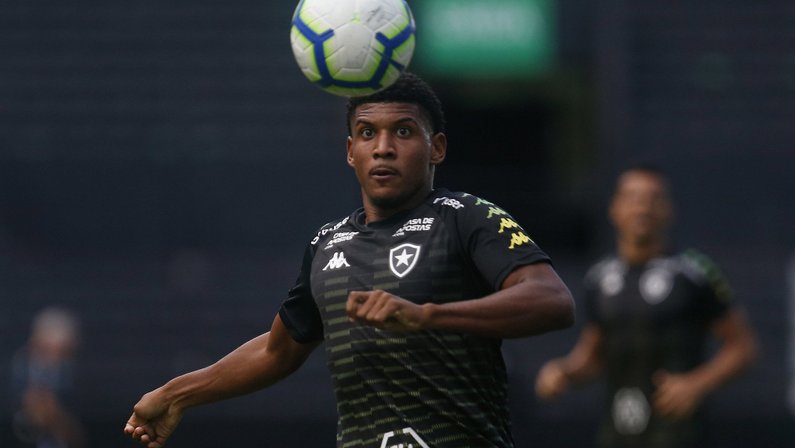 Botafogo confirmado com Rhuan e Diego Souza para encarar o Corinthians