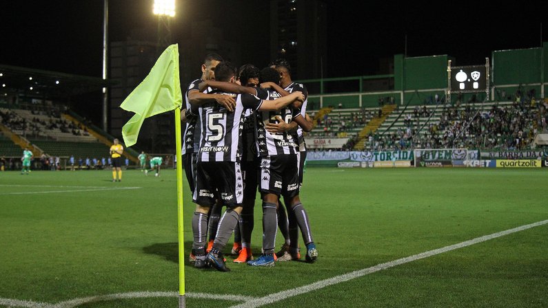 Blog: ‘Botafogo de Valentim se fechou em linhas de quatro, apostou em jovens e colheu bons resultados’
