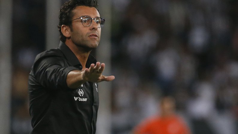 Alberto Valentim tem multa milionária e pode seguir no Botafogo em 2020
