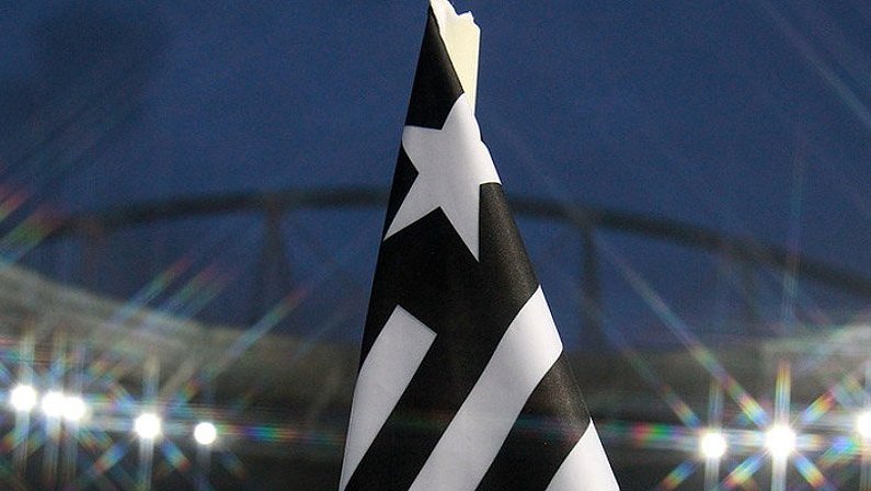 Bandeira do Botafogo no escanteio do Estádio Nilton Santos