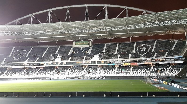 Estádio Nilton Santos à noite | Estádio do Botafogo