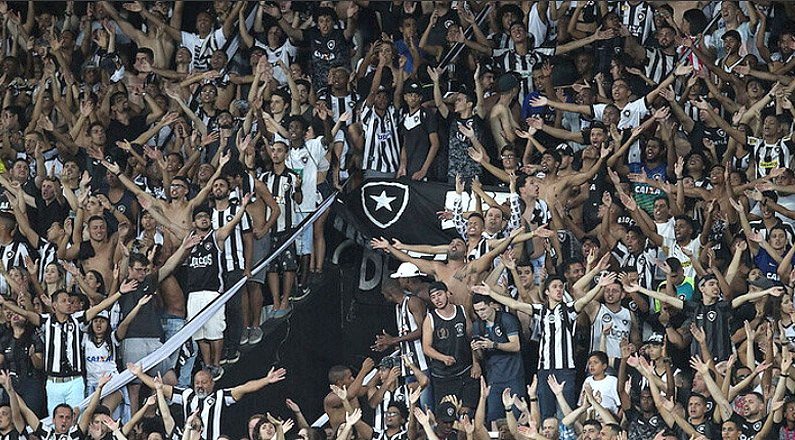 Torcida em Botafogo x Flamengo no Estádio Nilton Santos | Campeonato Brasileiro 2018