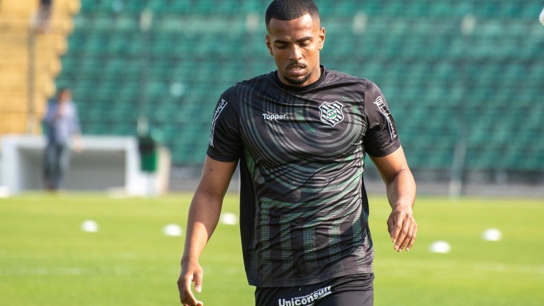 Botafogo tem negociações avançadas com zagueiro Ruan Renato