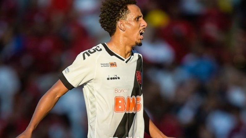Lucas Mineiro, ex-Vasco e Ponte Preta, na mira do Botafogo 