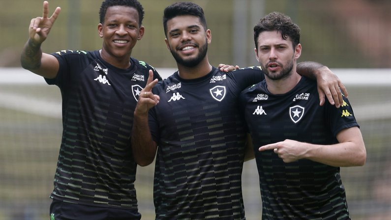 João Paulo fala sobre propostas e torce por Botafogo S/A: ‘É preciso dar esse passo’