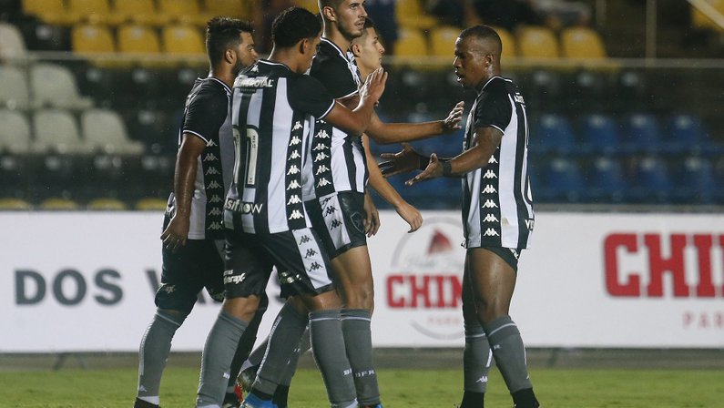 Com caras novas, Botafogo busca a primeira vitória pelo Carioca