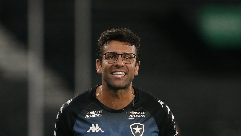Alberto Valentim em Botafogo x Resende | Campeonato Carioca 2020