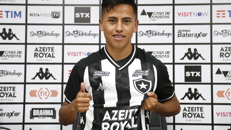 Influência de Didi e impressão positiva da torcida: Lecaros é apresentado no Botafogo
