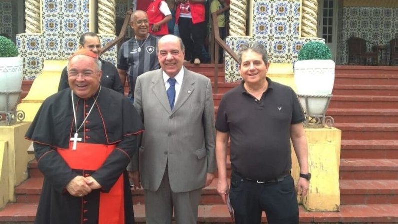 Presidente Nelson Mufarrej recebe arcebispo Dom Orani no Botafogo