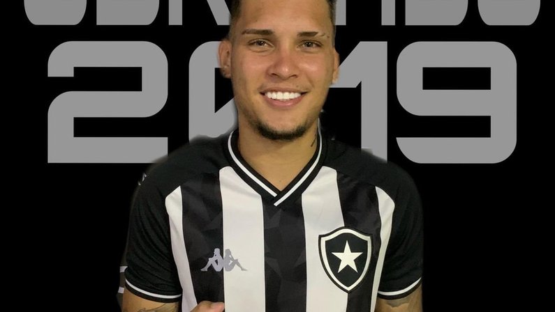 Rafael Navarro é relacionado para a pré-temporada com o profissional do Botafogo