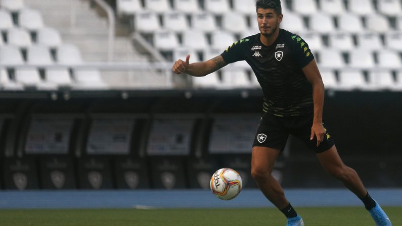 Pedro Raul é liberado para jogar e escalação depende de Autuori; Cícero será a opção de centroavante no Botafogo