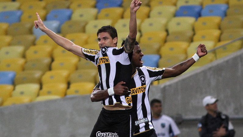 Bolivar em Botafogo x Goiás | Campeonato Brasileiro de 2014