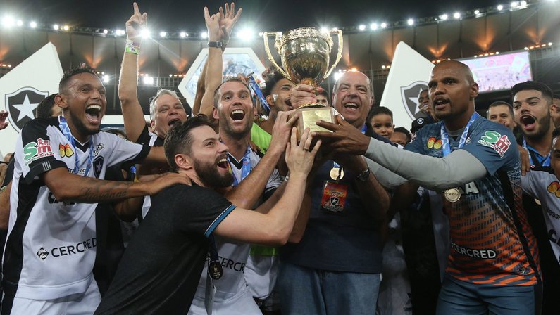 Há dois anos, Botafogo era campeão carioca com gol milagroso de Carli e Gatito herói. Veja melhores reações