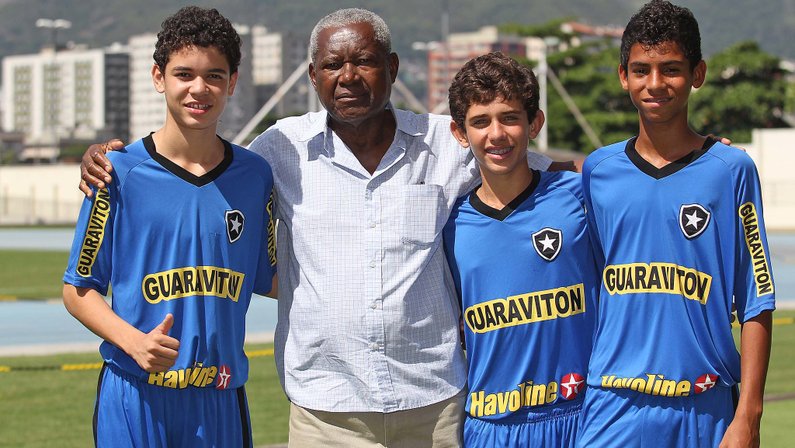 Sebastião Leônidas, ídolo e ex-zagueiro do Botafogo