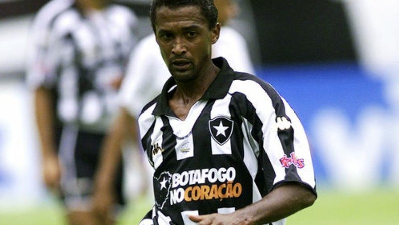 Lembra dele? Hoje técnico da seleção do Congo, Valdo foi símbolo do resgate do Botafogo: ‘Estará sempre em meu coração’