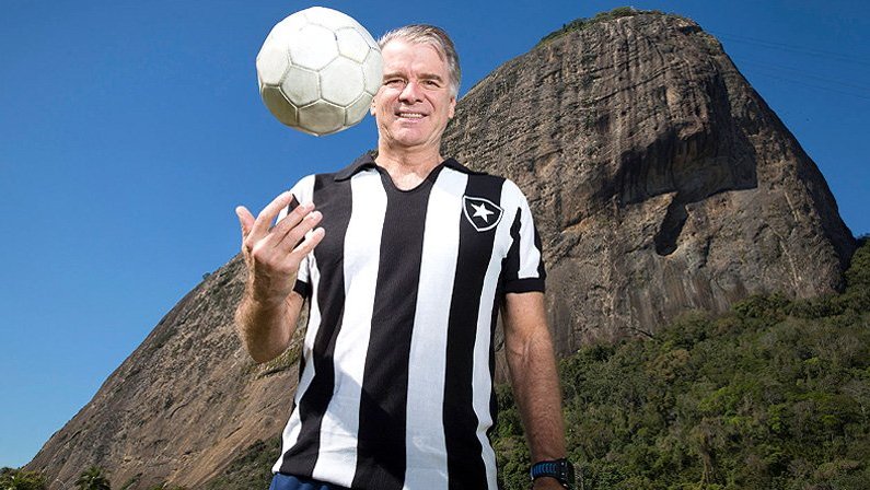 Bernardinho (Bernardo Rezende) com a camisa do Botafogo