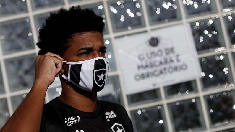 Warley, lateral/atacante do Botafogo e ex-Santa Cruz