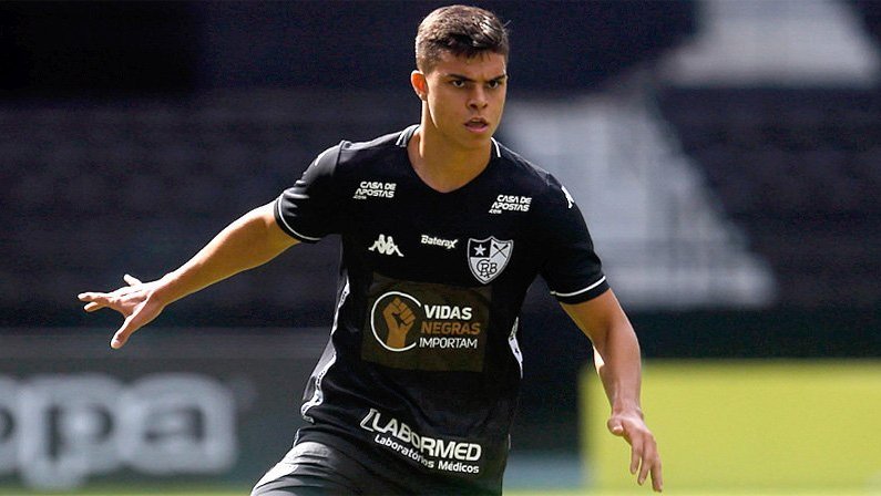 Fernando Costanza, do Botafogo, aguarda proposta da Europa em julho; Lille tem interesse no lateral