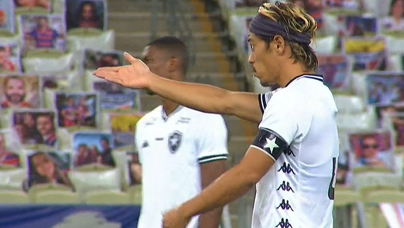 Keisuke Honda em Fortaleza x Botafogo | Campeonato Brasileiro 2020