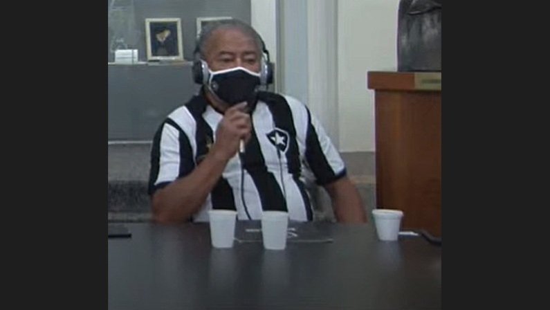 Machismo: Jairzinho manda bandeirinha de Vasco x Botafogo lavar uma roupa