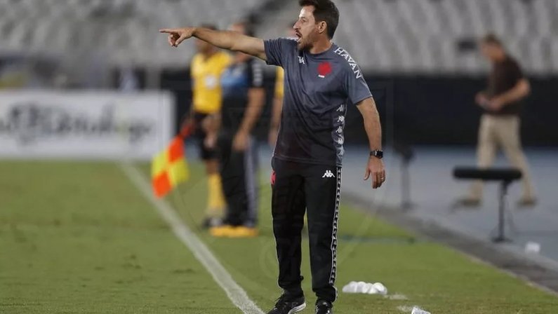 Ramon Menezes está com Covid e ficará fora de Vasco x Botafogo