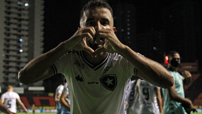 Caio Alexandre faz balanço de 2020 no Botafogo e mira reação: ‘Estou realizando o que sonhei’