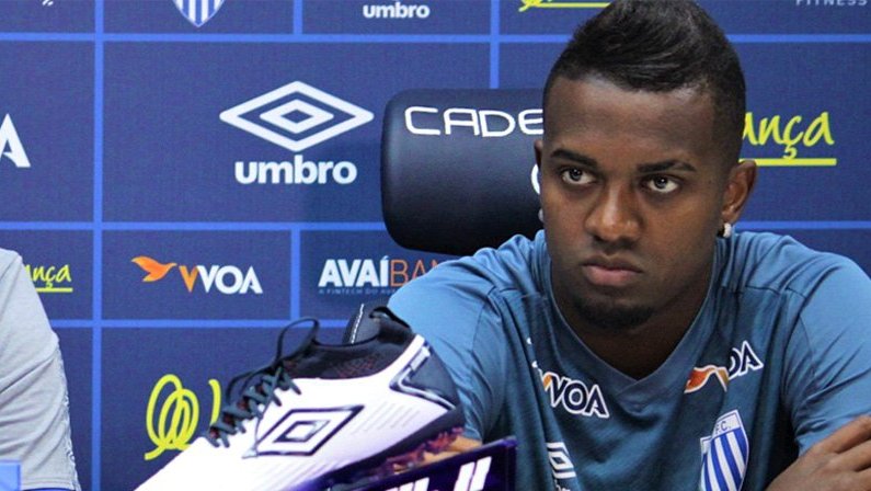Kelvin, ex-Vasco, Palmeiras e Avaí, pode reforçar o Botafogo