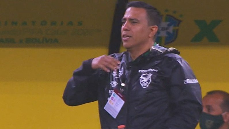 César Farías, técnico da Bolívia, na mira do Botafogo