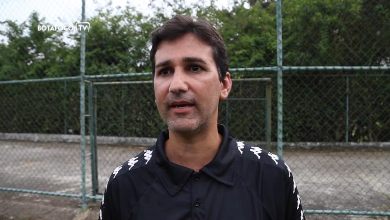 Ricardo Resende, técnico do sub-20 do Botafogo
