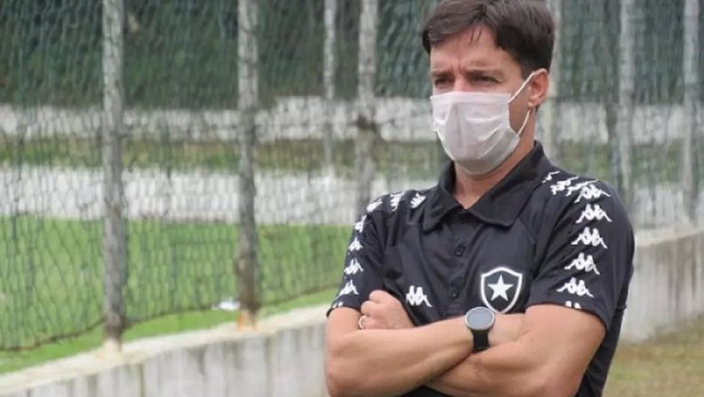Tiano Gomes, gerente da base do Botafogo
