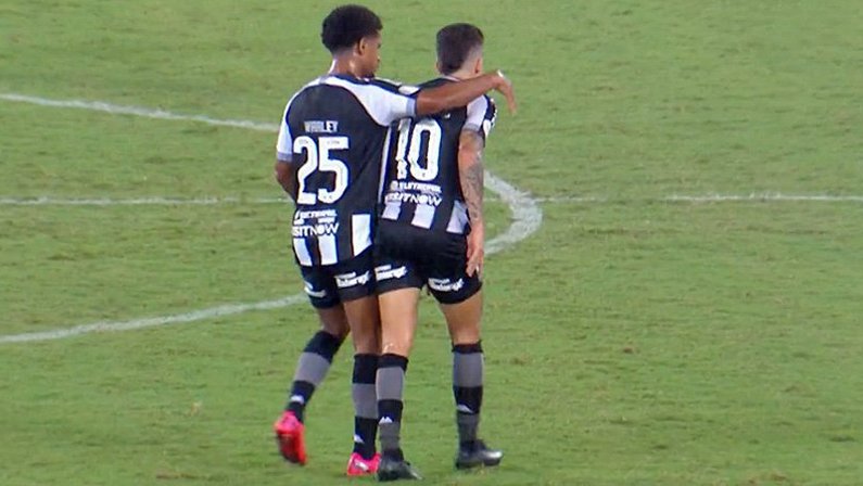 Warley e Bruno Nazário em Botafogo x Fortaleza | Campeonato Brasileiro 2020