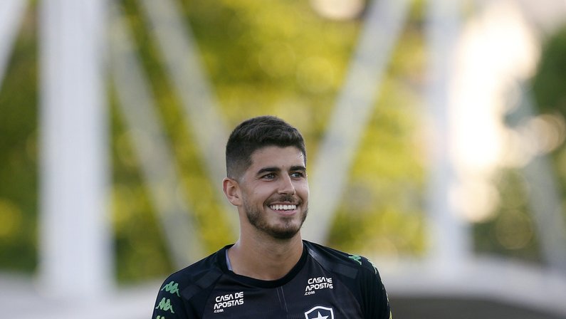 Canal: Montenegro diz que Pedro Raul vai para o Japão e Botafogo terá lucro de até € 2 milhões