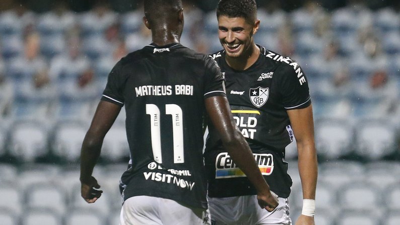 À procura de centroavante, Botafogo busca repetir sucesso de Pedro Raul e Matheus Babi