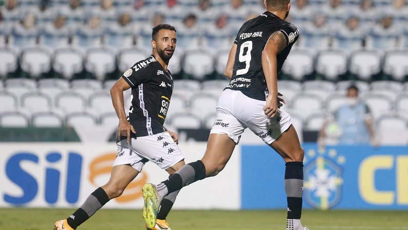 Caio Alexandre valoriza vitória no Botafogo: ‘Queremos mais, crescer e sair dessa zona’