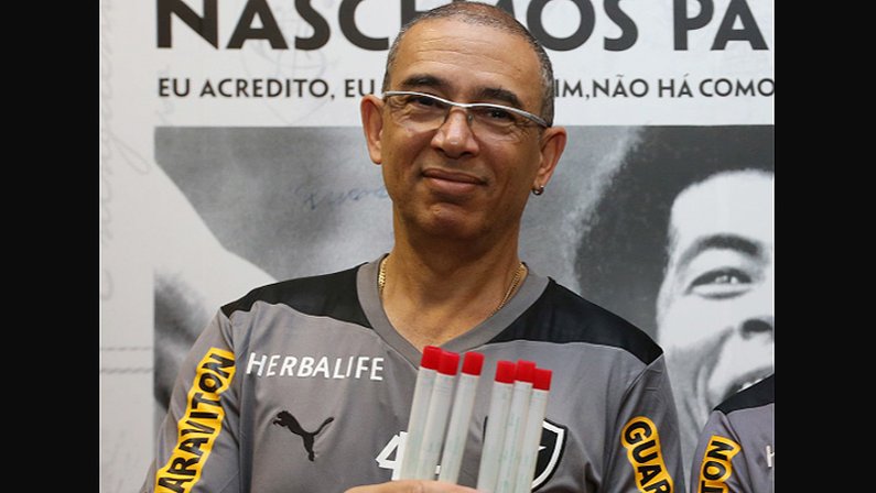 Fisiologista Altamiro Bottino, no Botafogo, em 2013