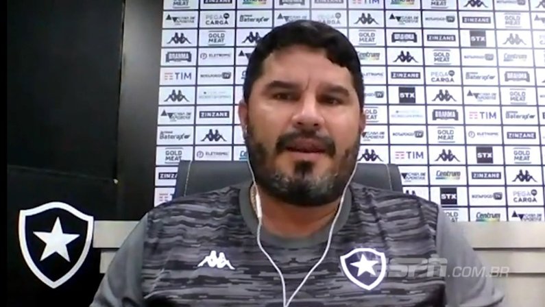 Eduardo Barroca, técnico do Botafogo
