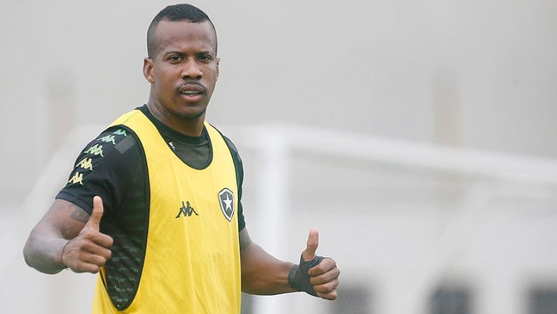Guilherme Santos vai renovar contrato com o Botafogo até fevereiro de 2021